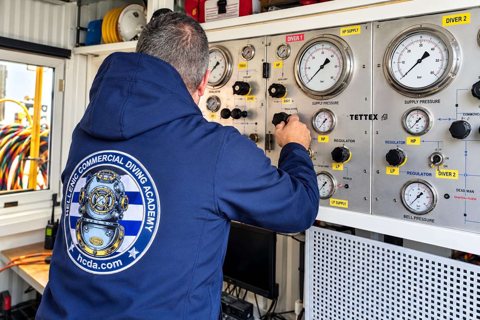 Εκπαιδευτική άσκηση κάτω από το νερό